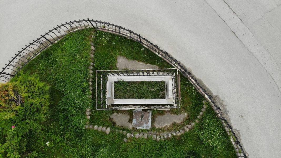 Bu mezara kimse dokunamıyor! Yol çalışmasında iş makinelerini bozan mezarın gizemi çözülemedi... 9